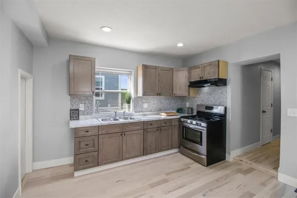 $220,000 | 2104 East 24th Terrace, Kansas City, MO 64127