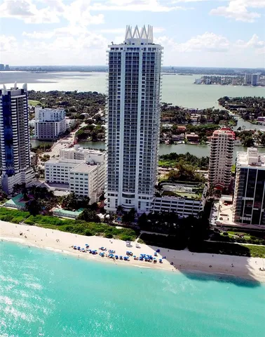 $1,950,000 | 6365 Collins Avenue, Unit 3202, Miami Beach, FL 33141