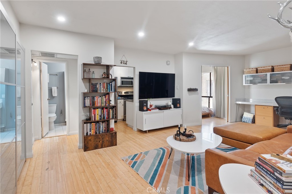 1735 North Fuller Ave Unit 222