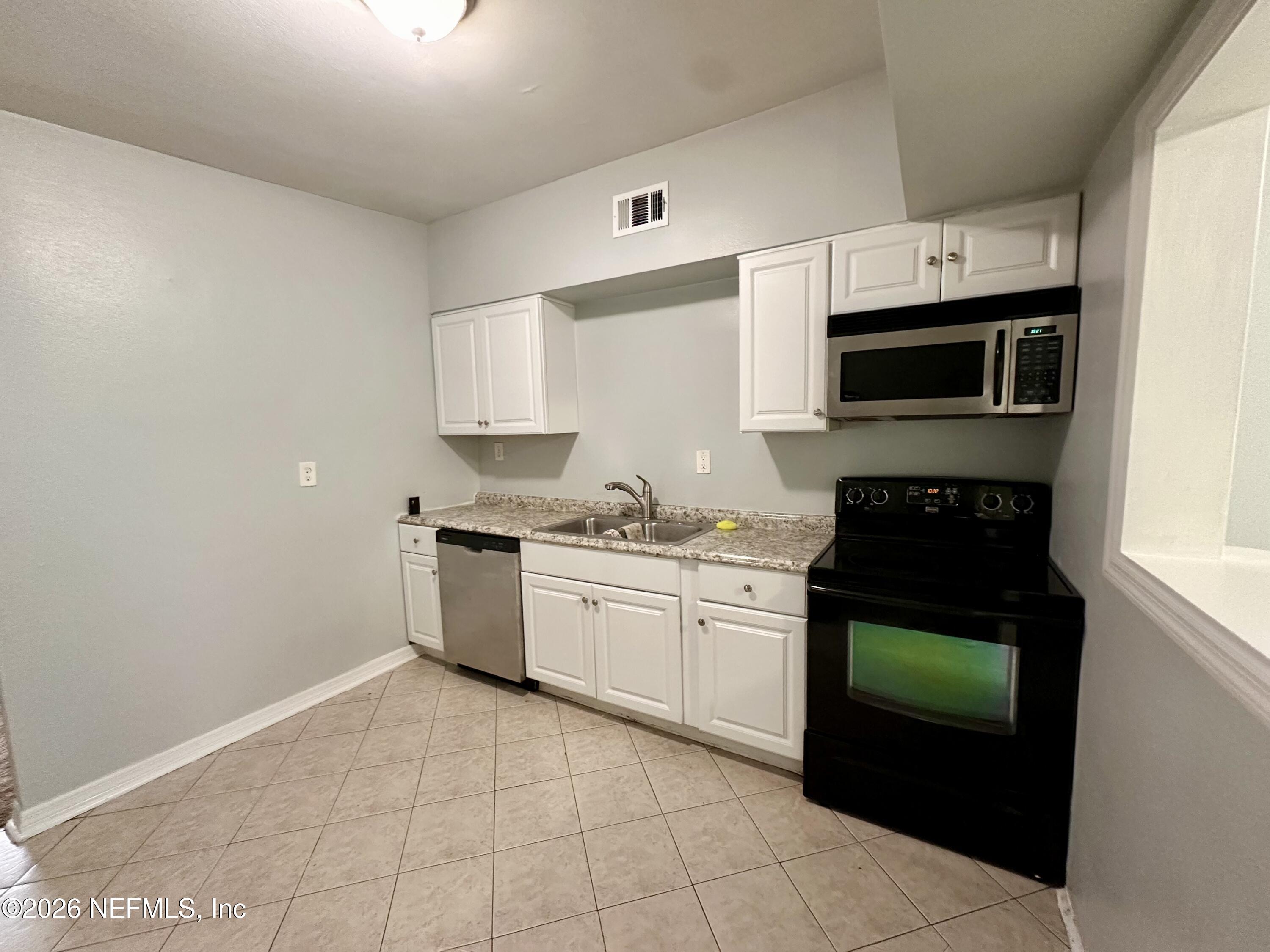 10708 Briarcliff Road East Jacksonville, FL 32218 - Photo 14 of 34 Kitchen