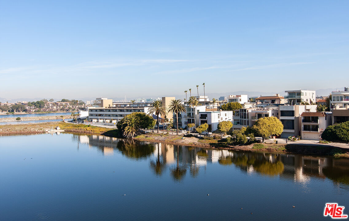 6400 Pacific Avenue, Unit 312 Playa del Rey, CA 90293 - Photo 2 of 18