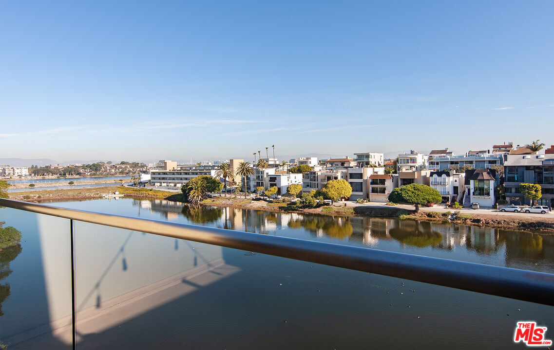 6400 Pacific Avenue, Unit 312 Playa del Rey, CA 90293 - Photo 3 of 18