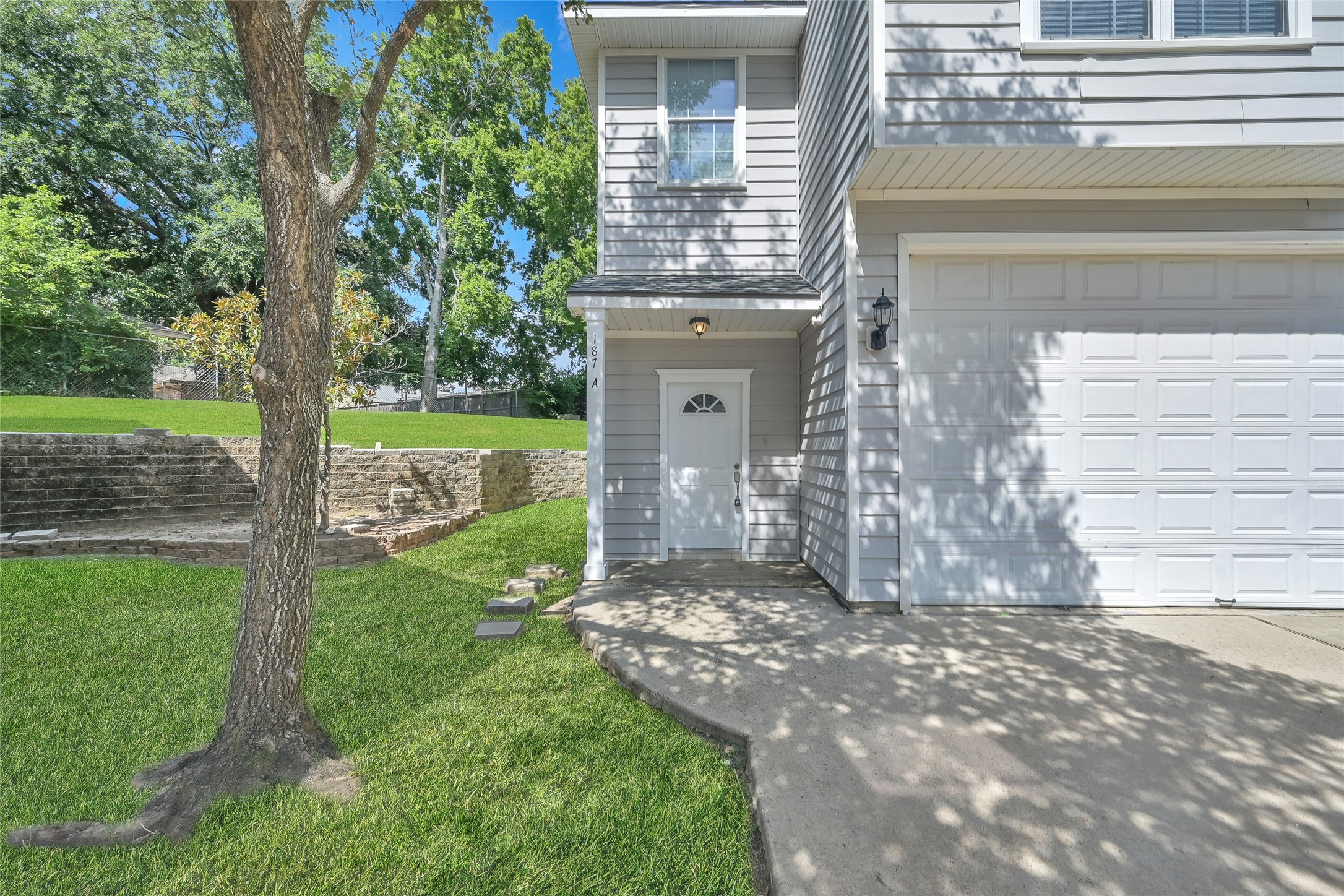 187 Binnacle Court, Unit A Willis, TX 77318 - Photo 2 of 19