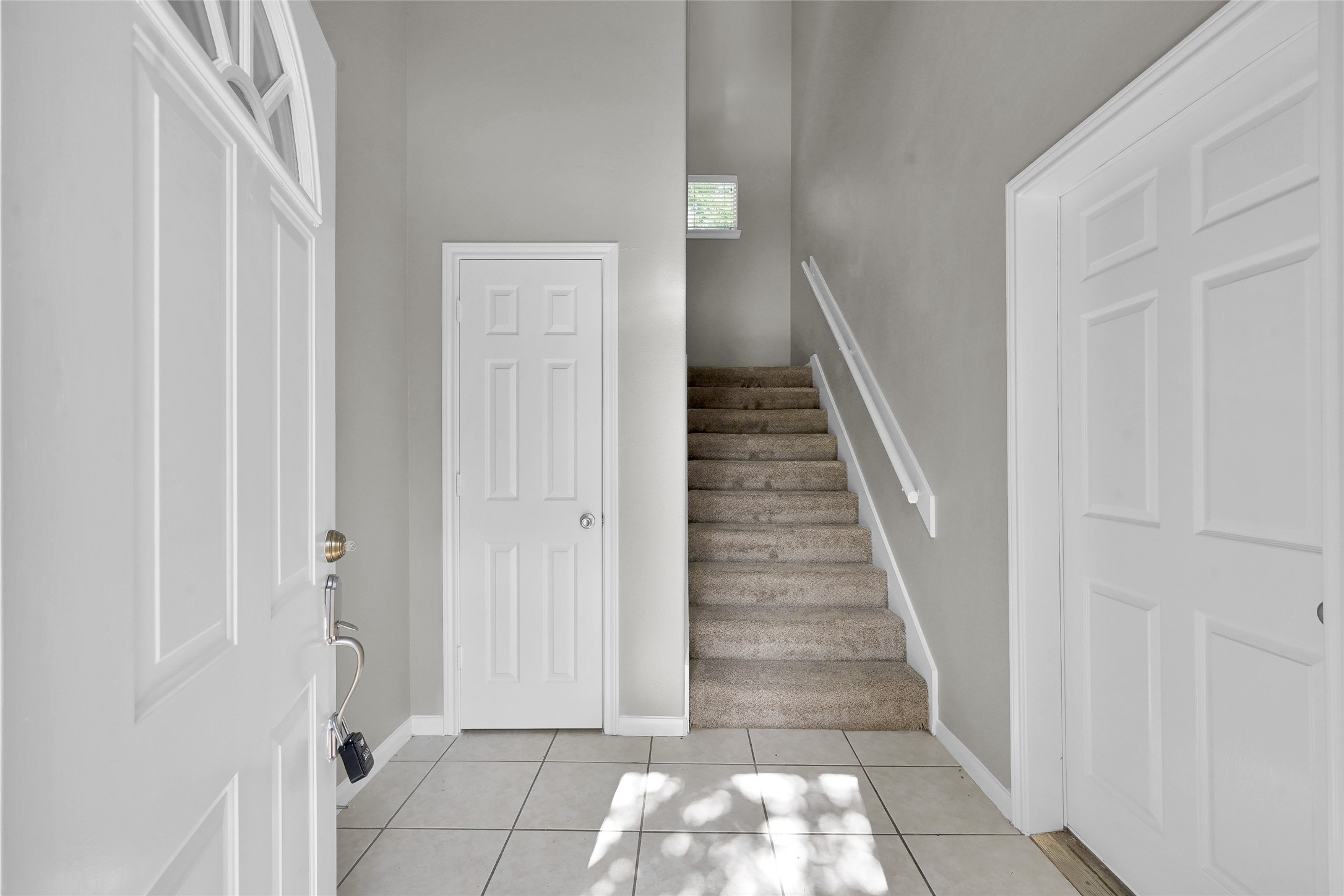 187 Binnacle Court, Unit A Willis, TX 77318 - Photo 3 of 19