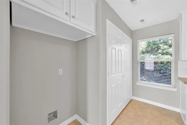 $1,395 | 187 Binnacle Court, Unit A, Willis, TX 77318