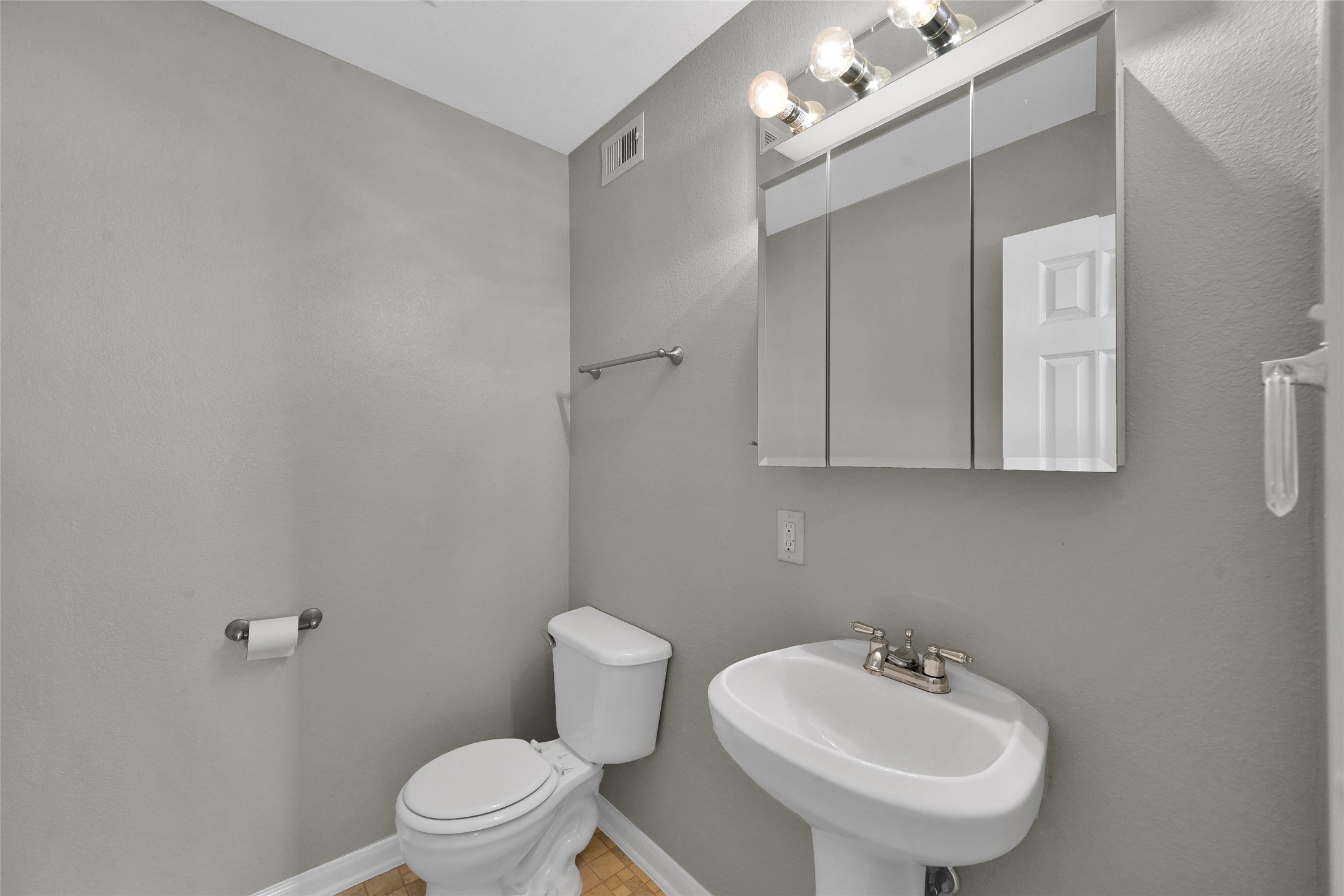 187 Binnacle Court, Unit A Willis, TX 77318 - Photo 10 of 19