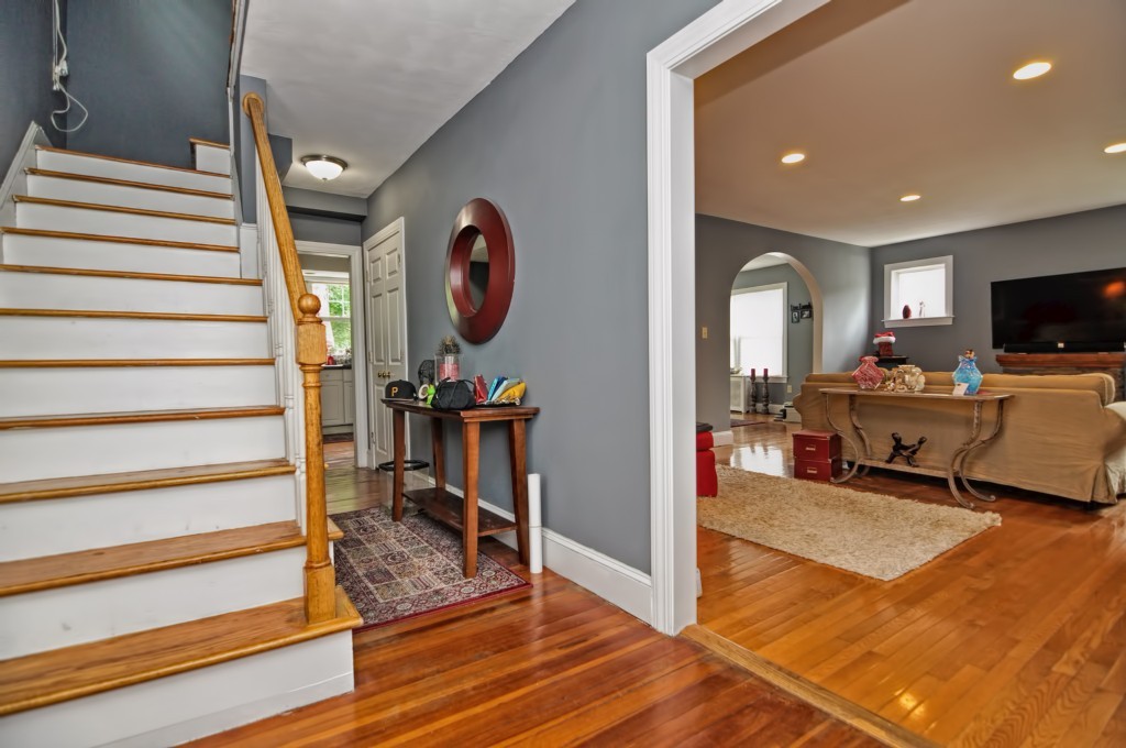 28 Arlington Road Dedham, MA 02026 - Photo 3 of 16 Gallery Image 3