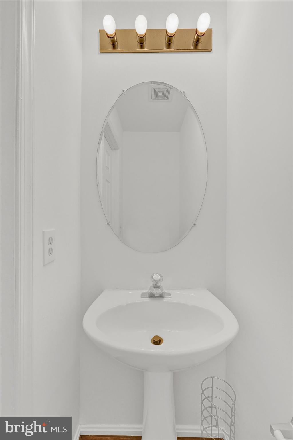 6712 Shakerwood Road Rosedale, MD 21237 - Photo 3 of 27 Main Level Powder Room