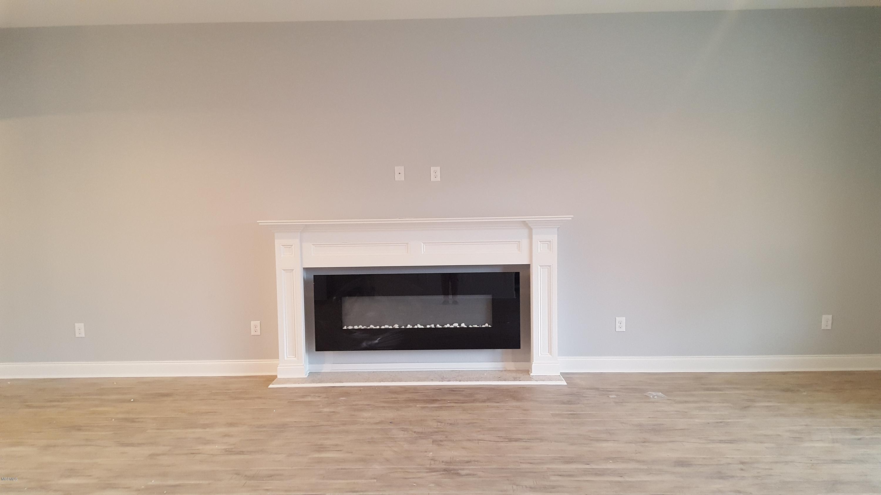 3083 Rue Michelle D'Iberville, MS 39540 - Photo 4 of 23 20180209_153416