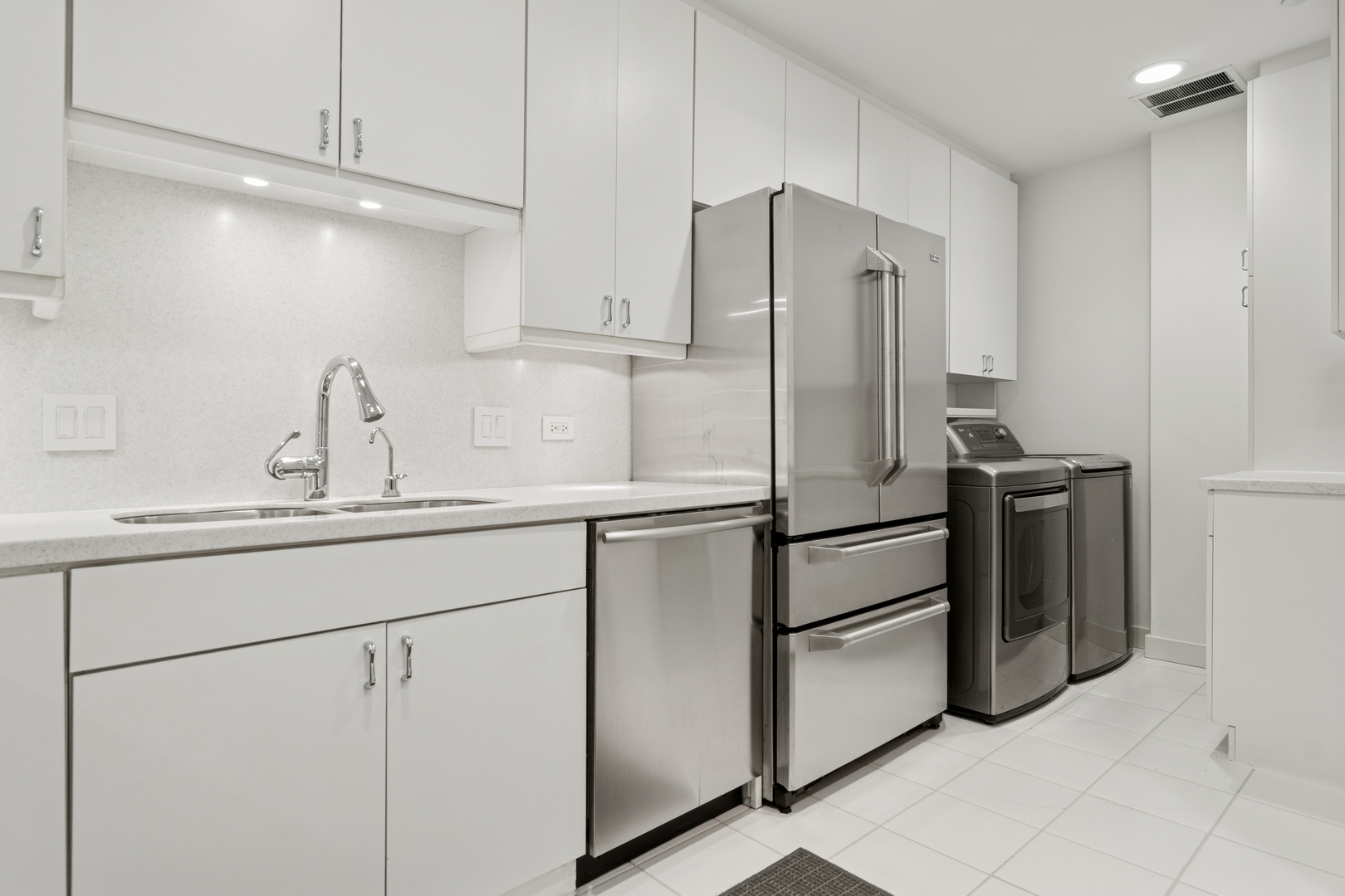 910 South Michigan Avenue, Unit 1101 Chicago, IL 60605 - Photo 38 of 47