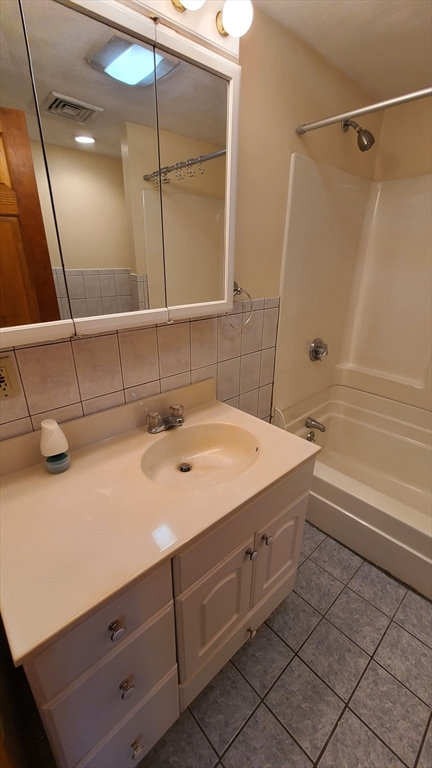 414 Hanover Street, Unit 5 Boston, MA 02113 - Photo 19 of 21