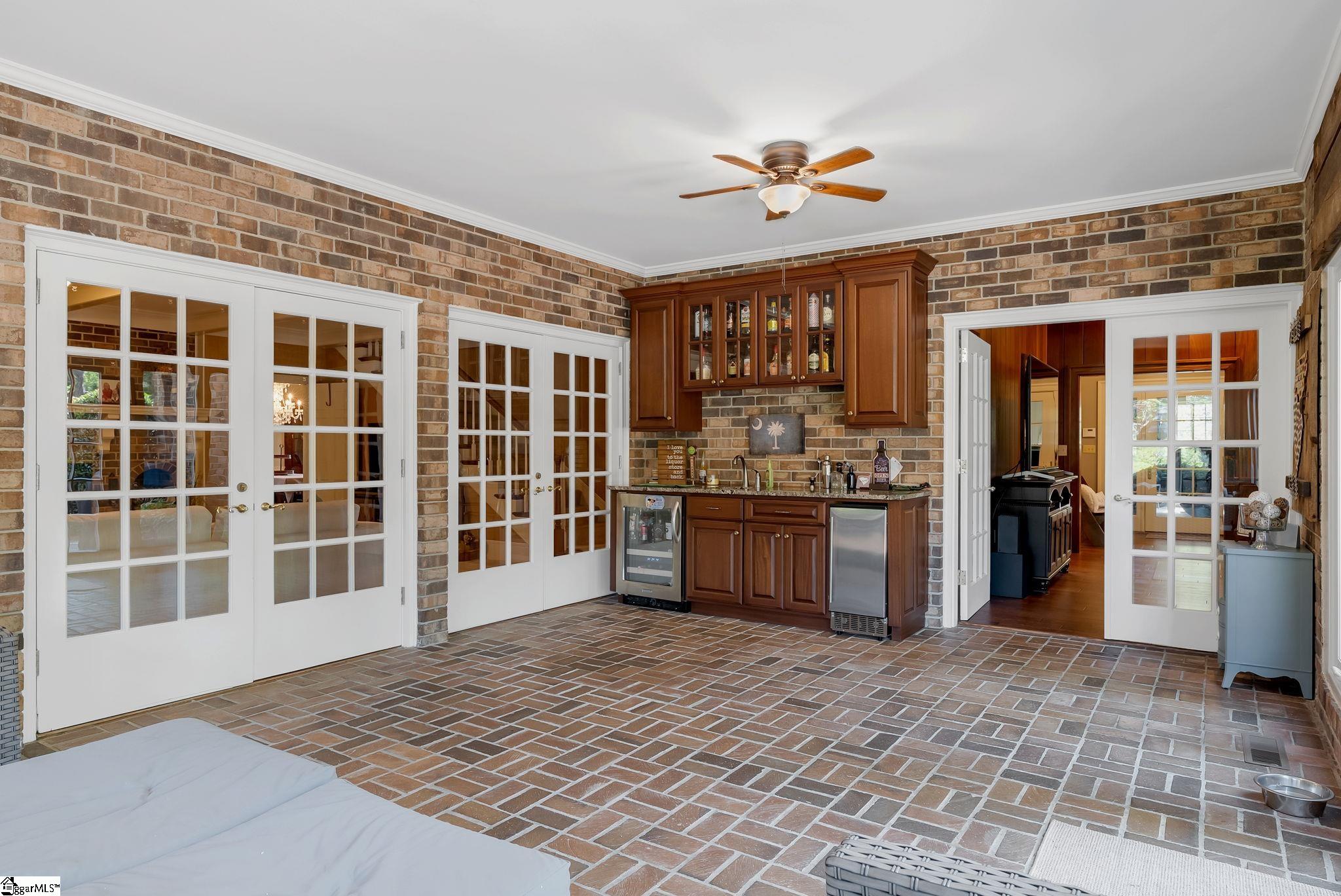 104 Calvert Avenue Clinton, SC 29325 - Photo 28 of 47