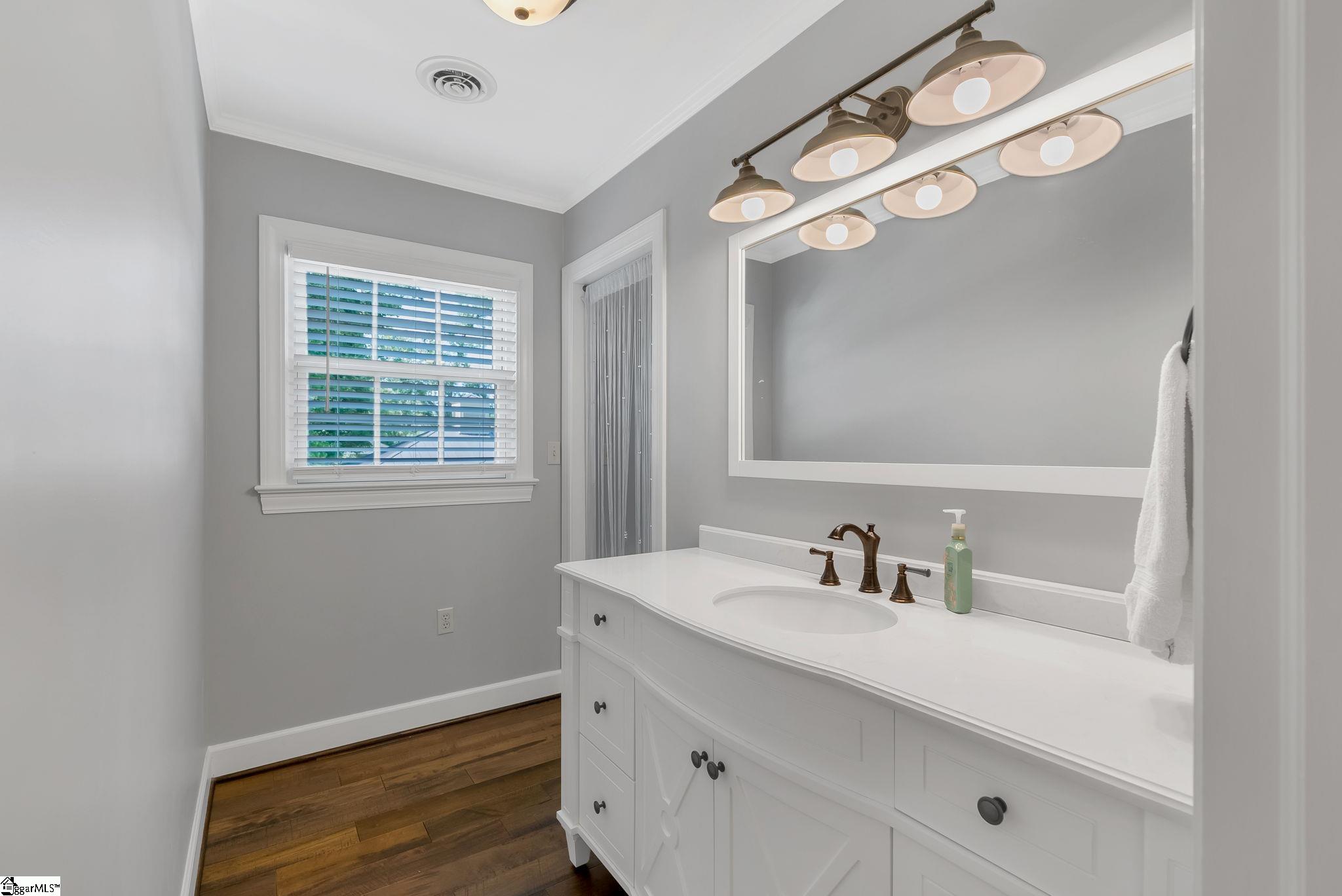 104 Calvert Avenue Clinton, SC 29325 - Photo 32 of 47