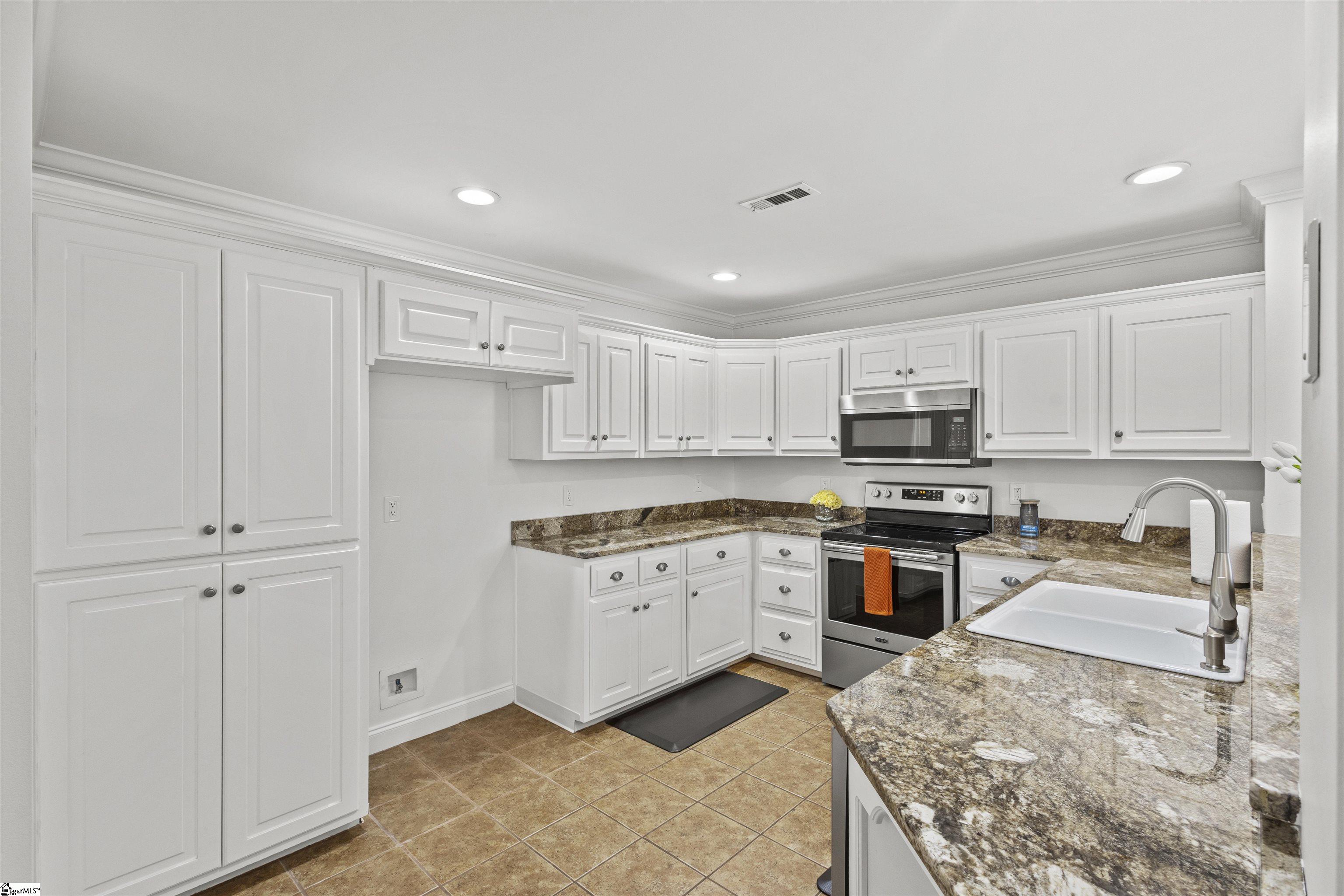 102 Courtyard Drive Anderson, SC 29621 - Photo 6 of 32 Gallery Image 6