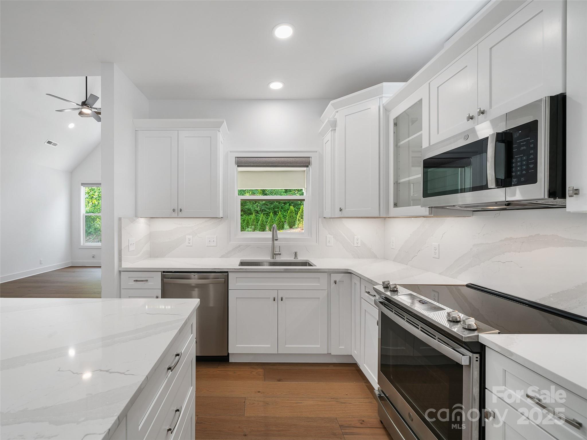 241 Millbrae Loop Hendersonville, NC 28791 - Photo 7 of 40