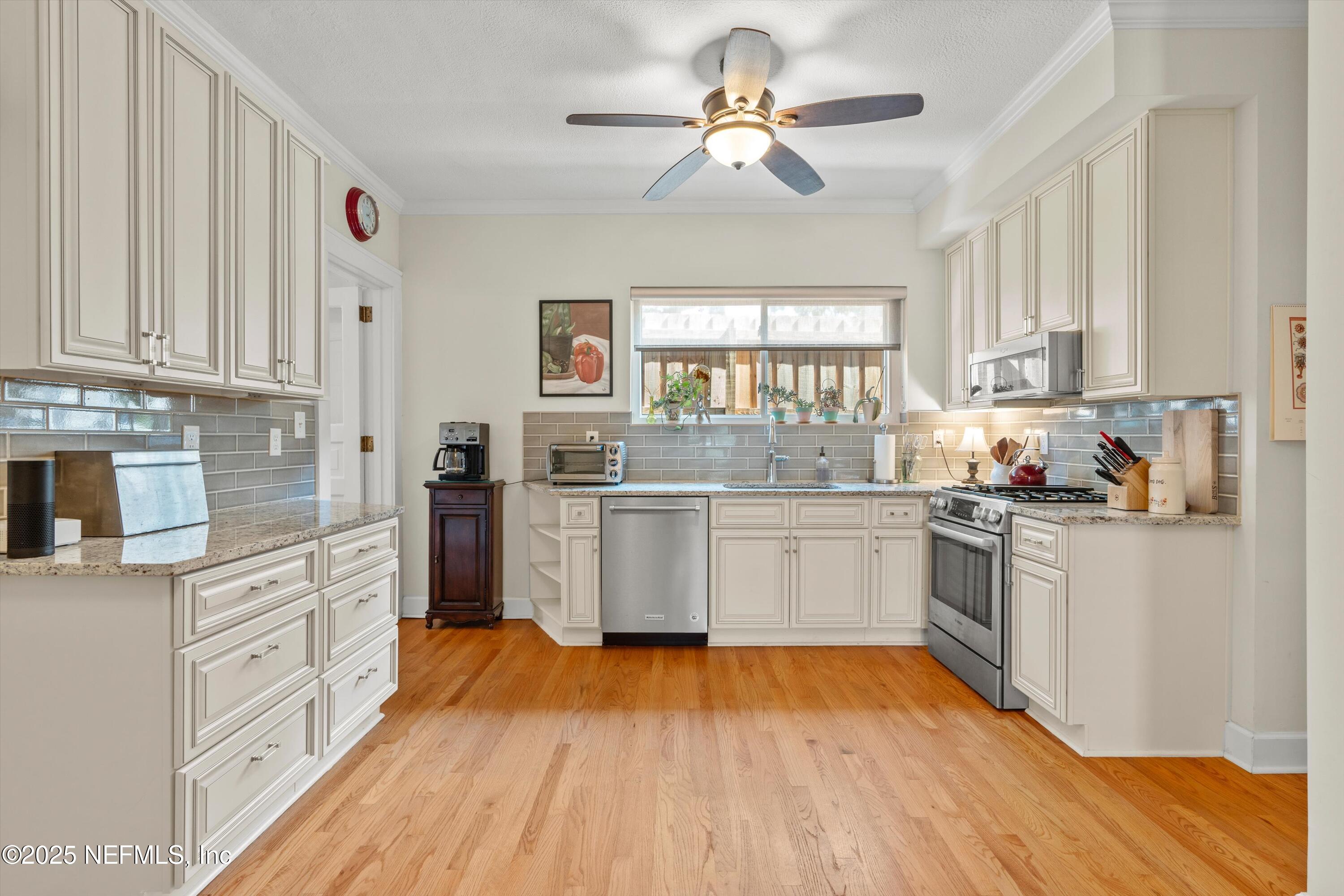 1112 Colombo Street Jacksonville, FL 32207 - Photo 12 of 47 Kitchen