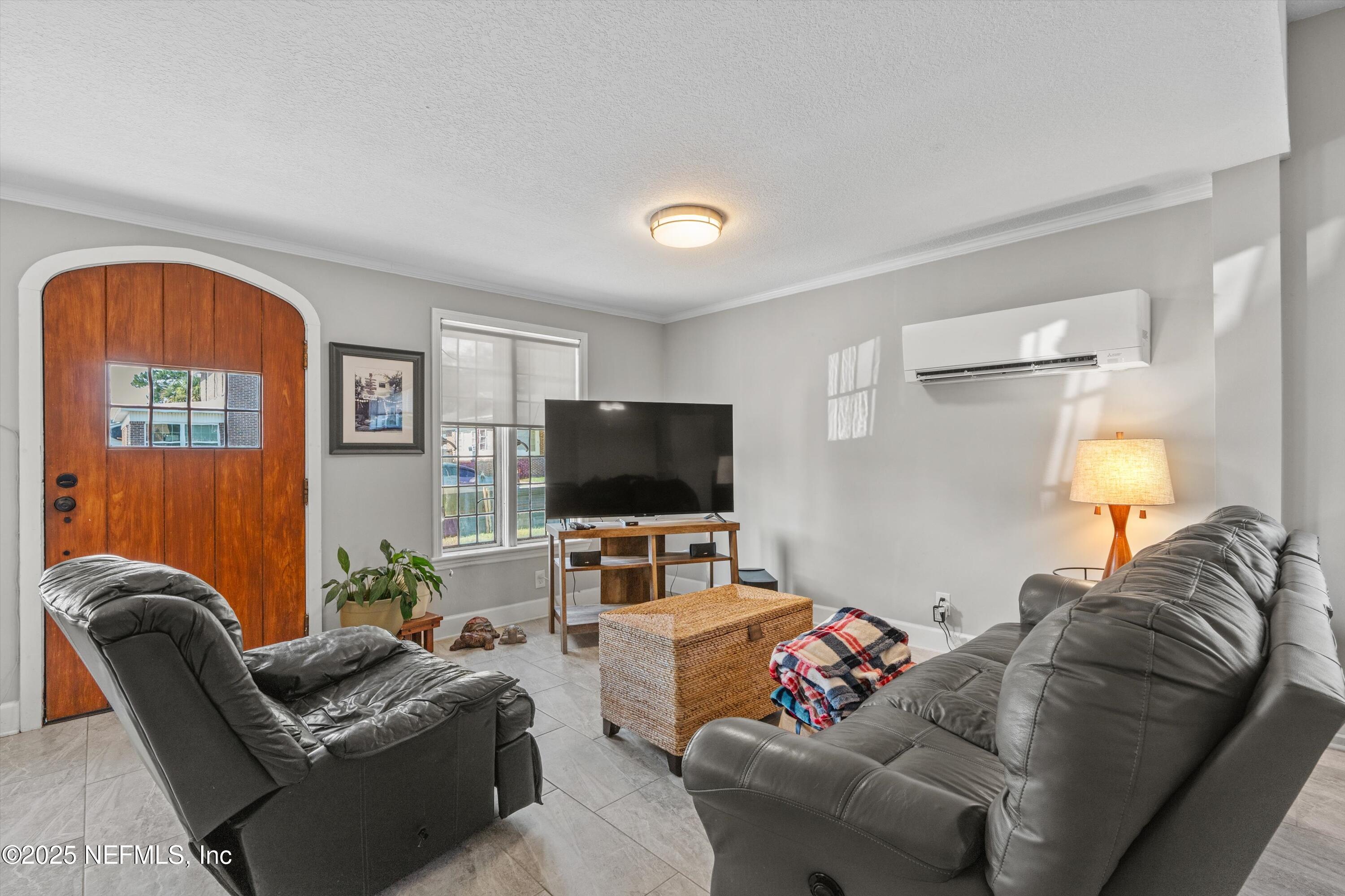 1112 Colombo Street Jacksonville, FL 32207 - Photo 28 of 47 Guest Suite Living Room