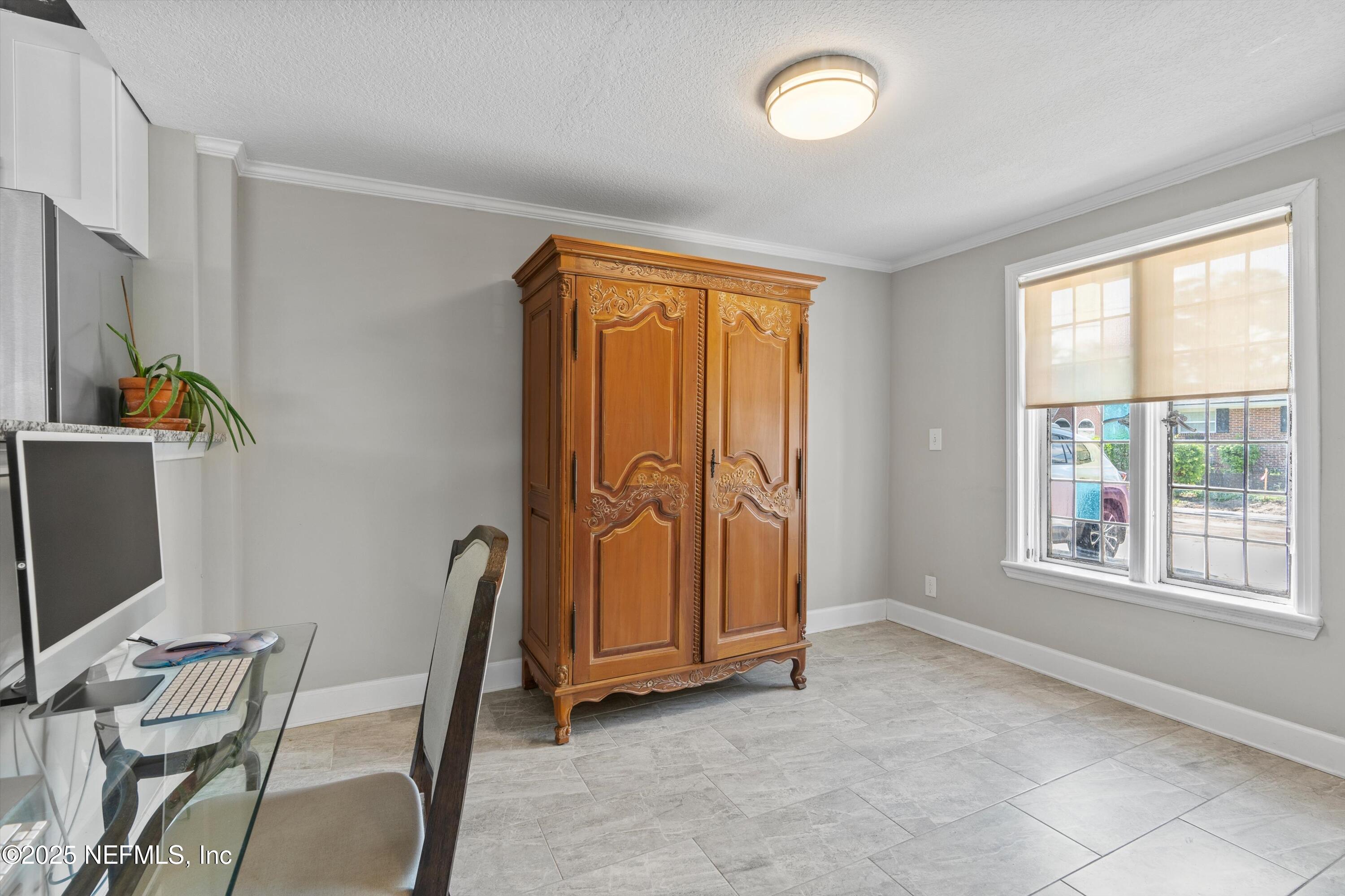 1112 Colombo Street Jacksonville, FL 32207 - Photo 35 of 47 Guest Suite Office Area