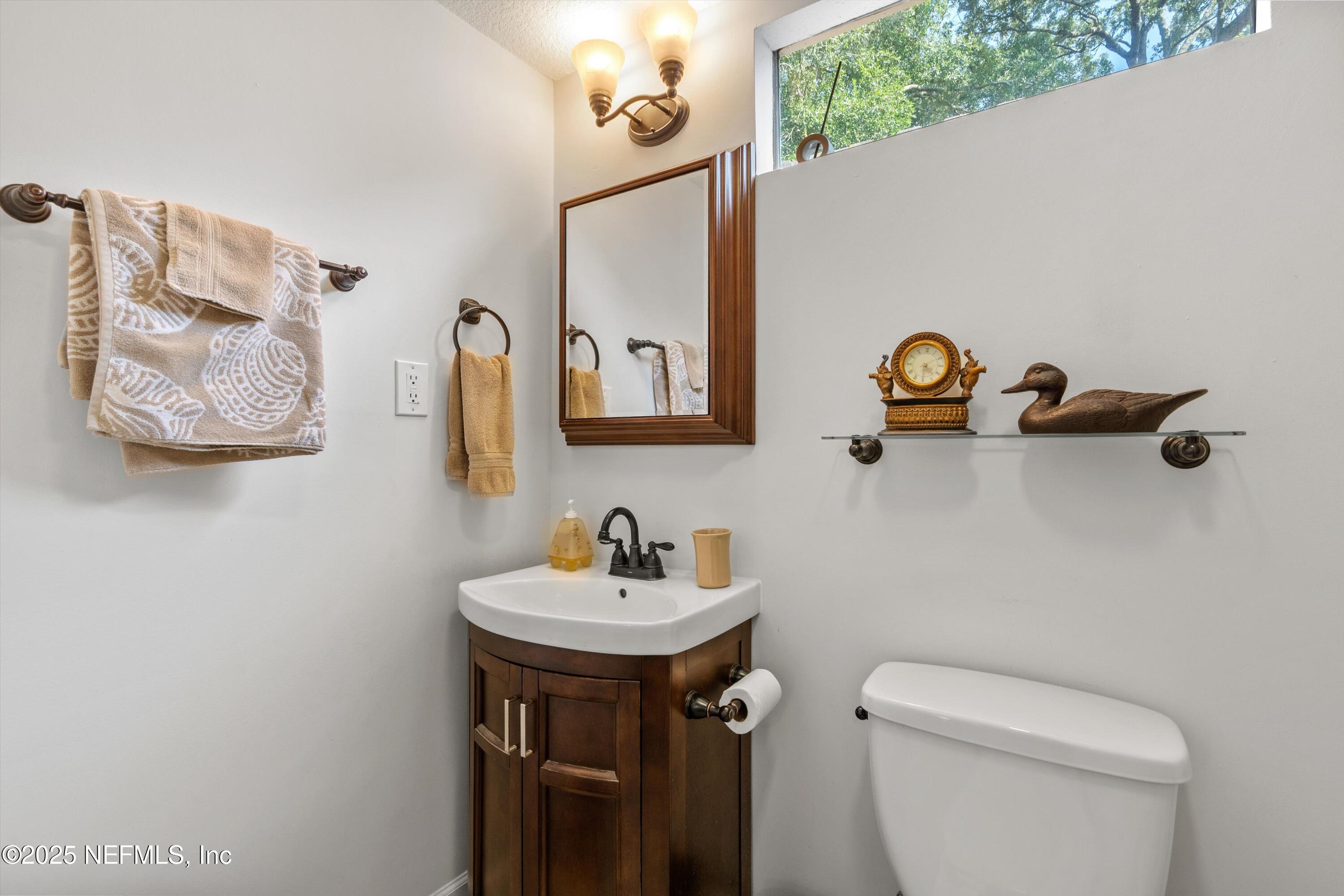 1112 Colombo Street Jacksonville, FL 32207 - Photo 36 of 47 Guest Suite Bathroom