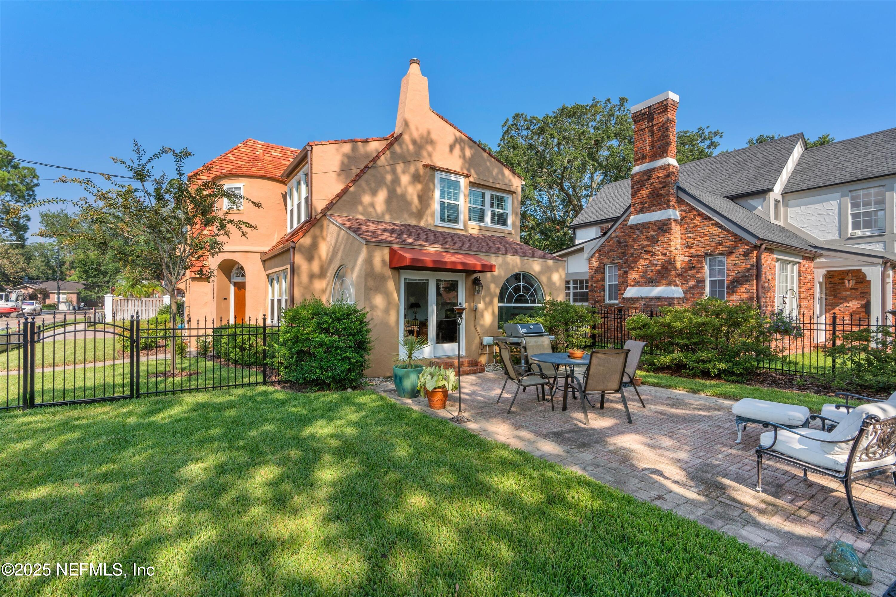 1112 Colombo Street Jacksonville, FL 32207 - Photo 41 of 47 Side of Home