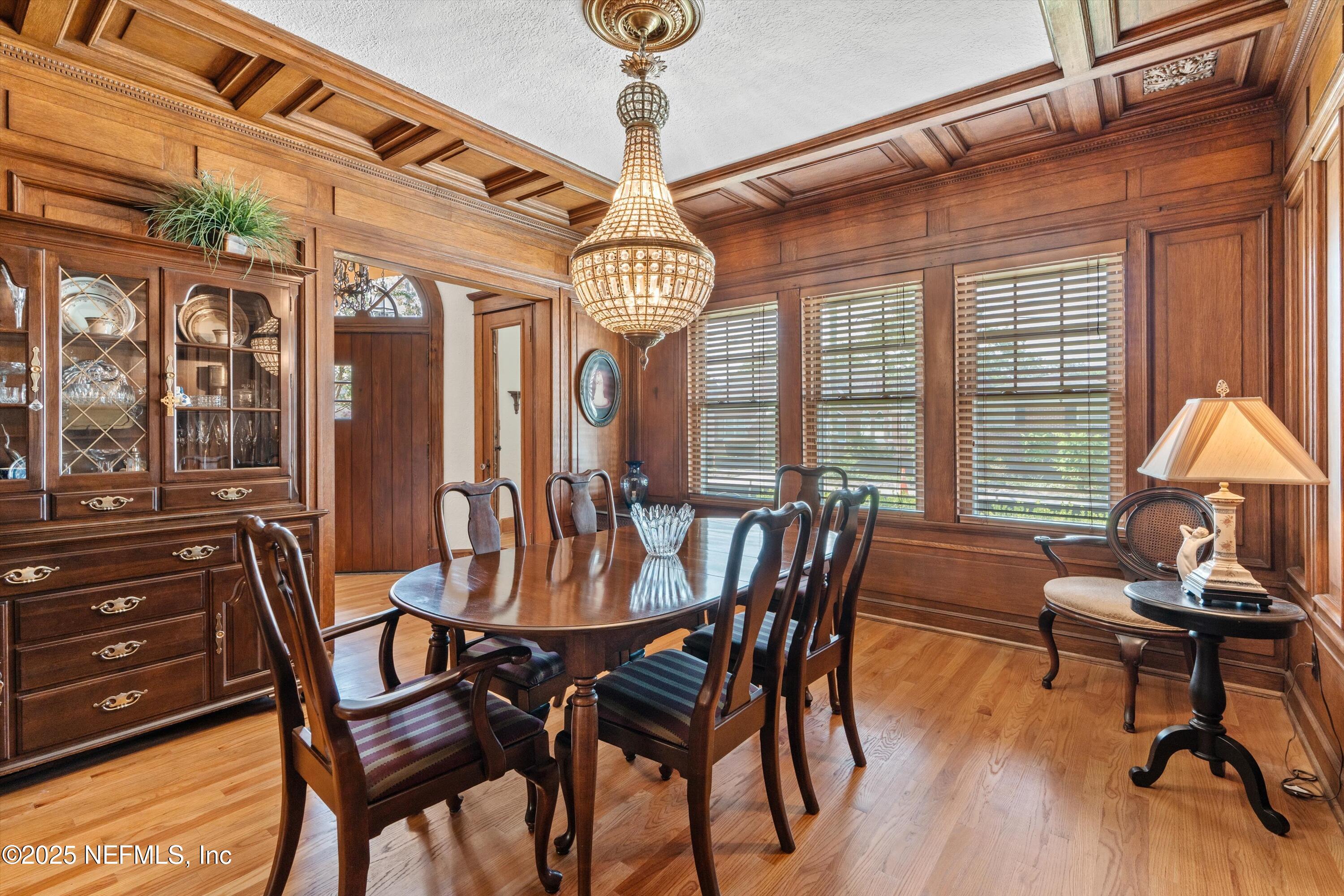 1112 Colombo Street Jacksonville, FL 32207 - Photo 9 of 47 Dining Room