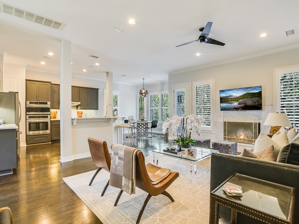 2007 Rue De St Tropez Austin, TX 78746 - Photo 1 of 17