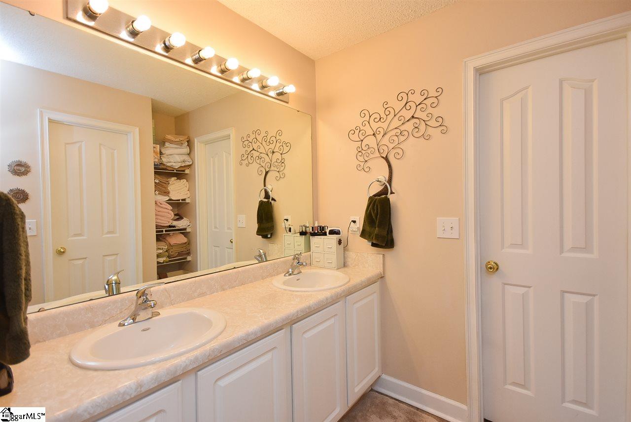 252 Rivers Edge Drive Easley, SC 29642 - Photo 14 of 29 Gallery Image 14