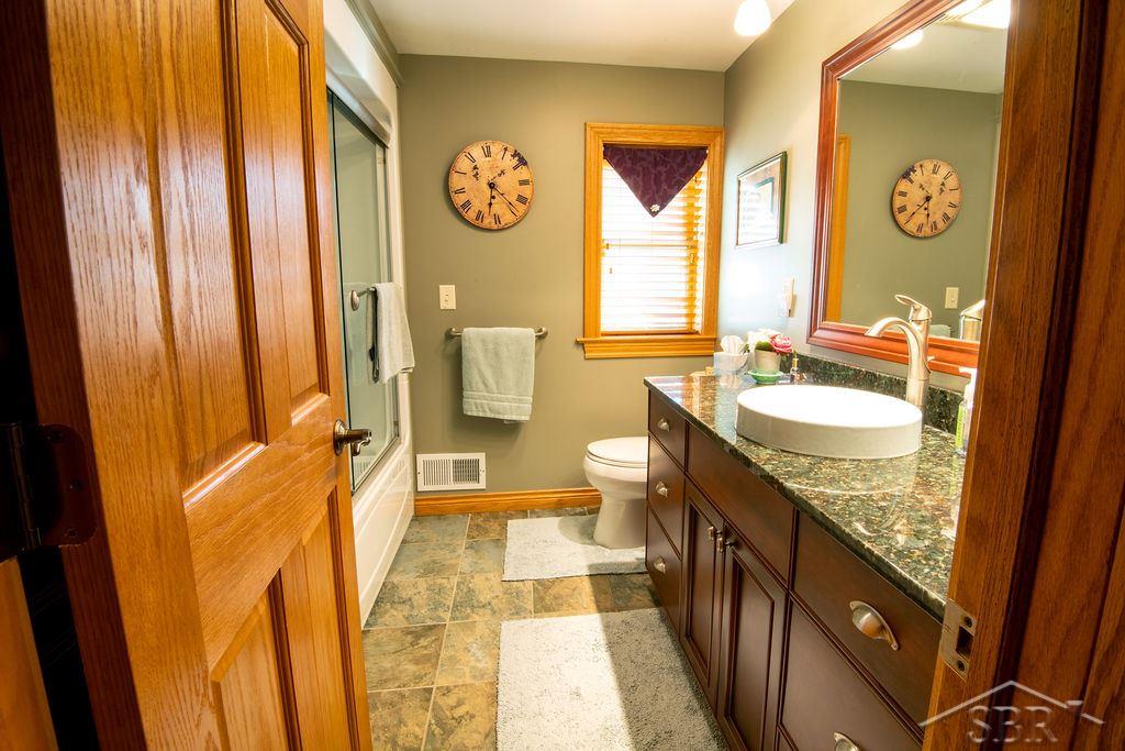 8211 Dixon Road Reese, MI 48757 - Photo 27 of 27 Guest Bath