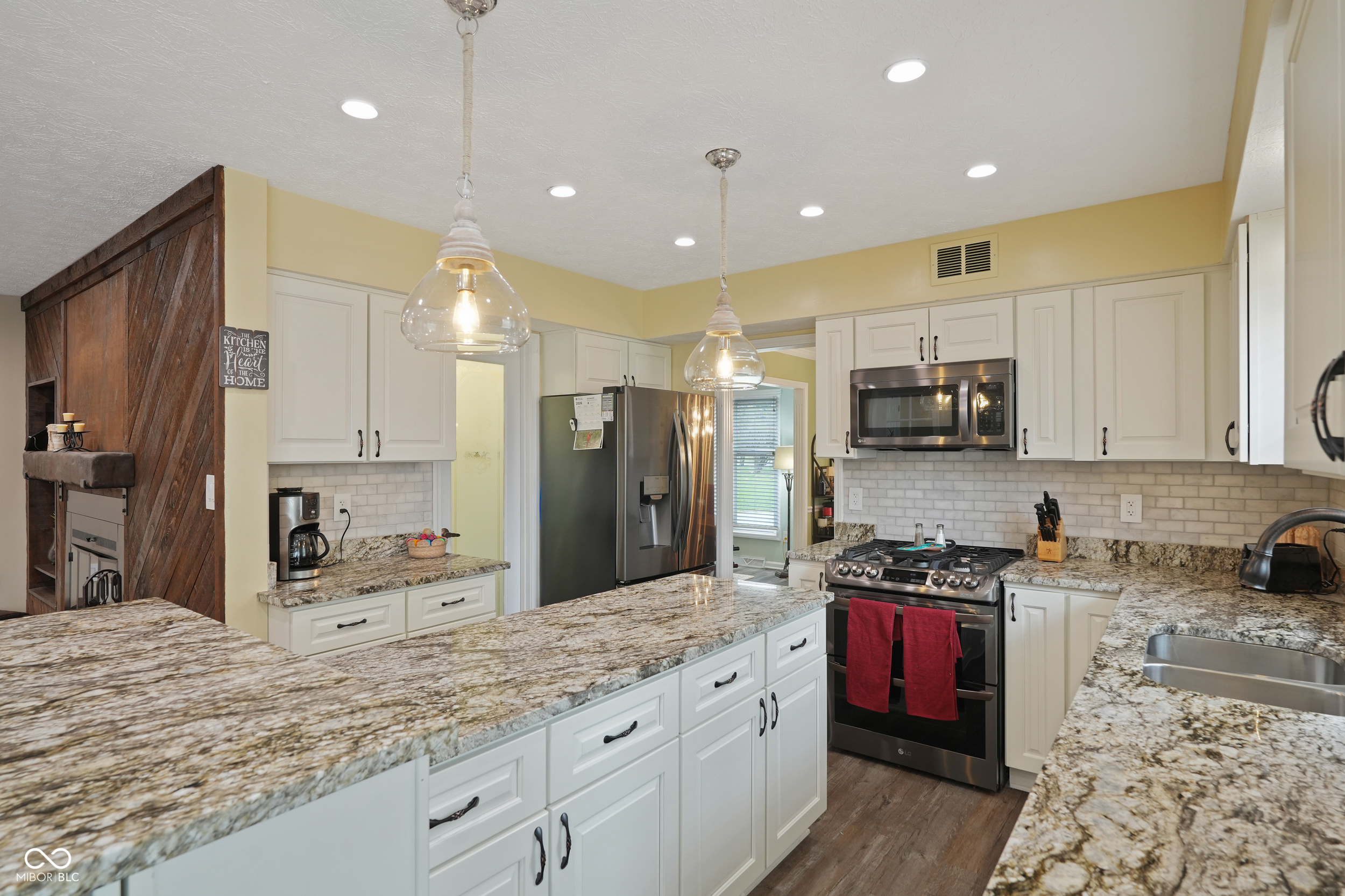 9523 East Southport Road Indianapolis, IN 46259 - Photo 16 of 82