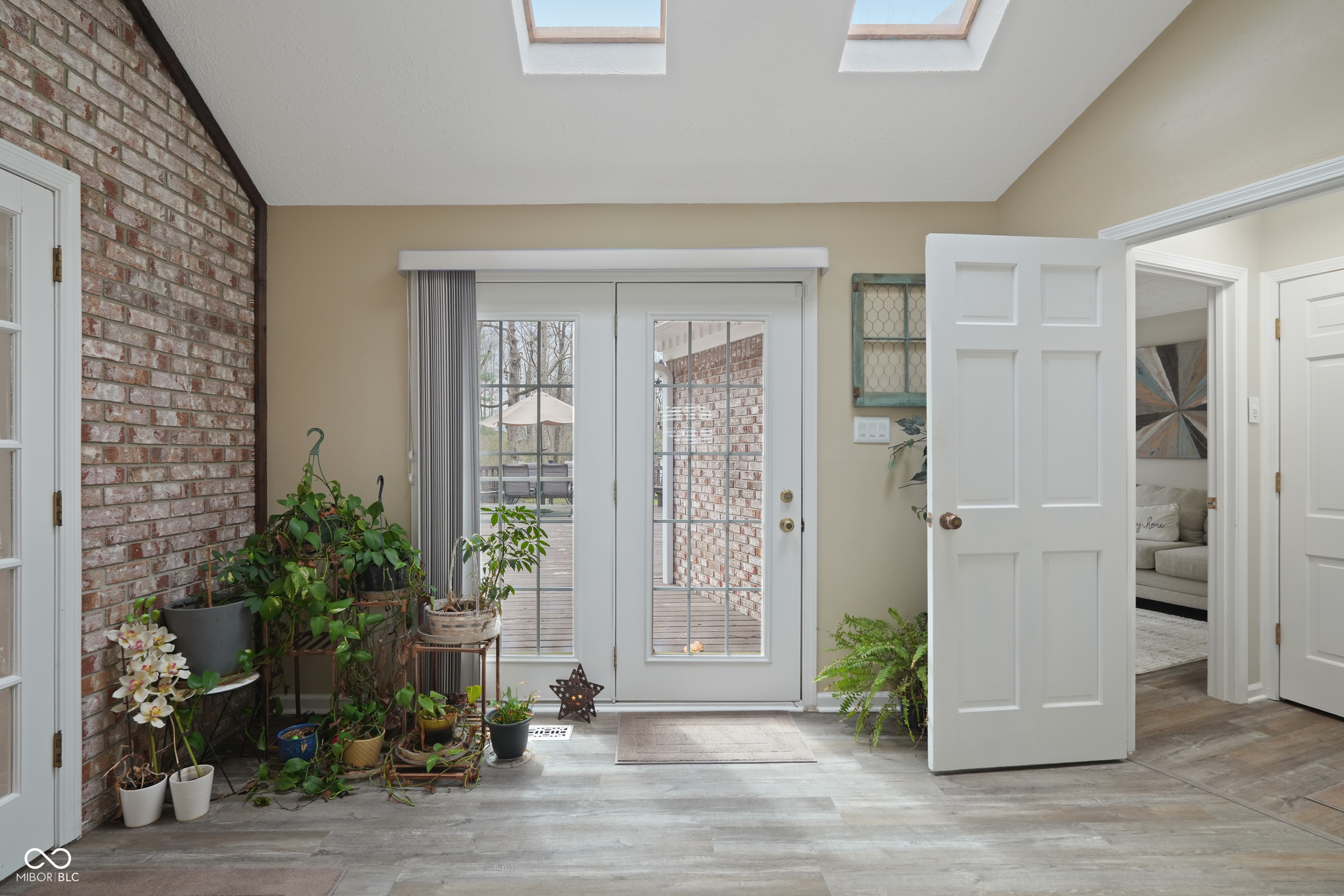 9523 East Southport Road Indianapolis, IN 46259 - Photo 24 of 82