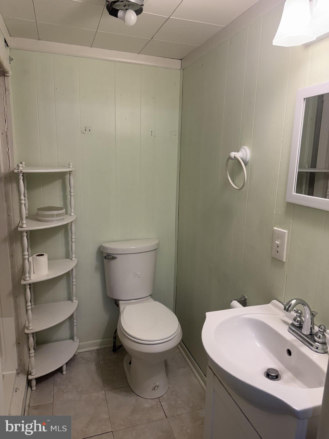 508 Warren Road Cockeysville, MD 21030 - Photo 10 of 19 1st level bath