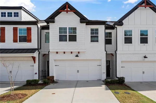 $299,990 | 228 Auburn Vly Way, Auburn, GA 30011