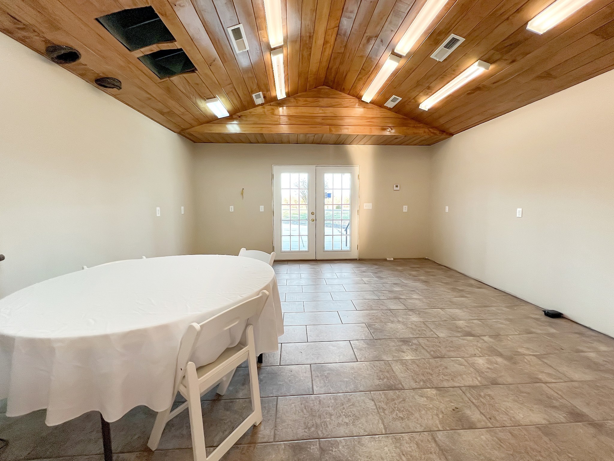 2982 Harvey Bowden Road Springville, TN 38256 - Photo 34 of 48 a view of an empty room with a window