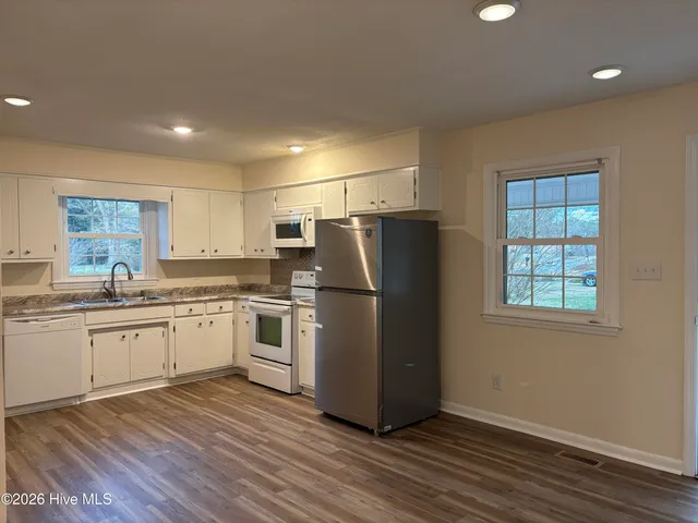 $1,700 | 3025 Madison Avenue, New Bern, NC 28562