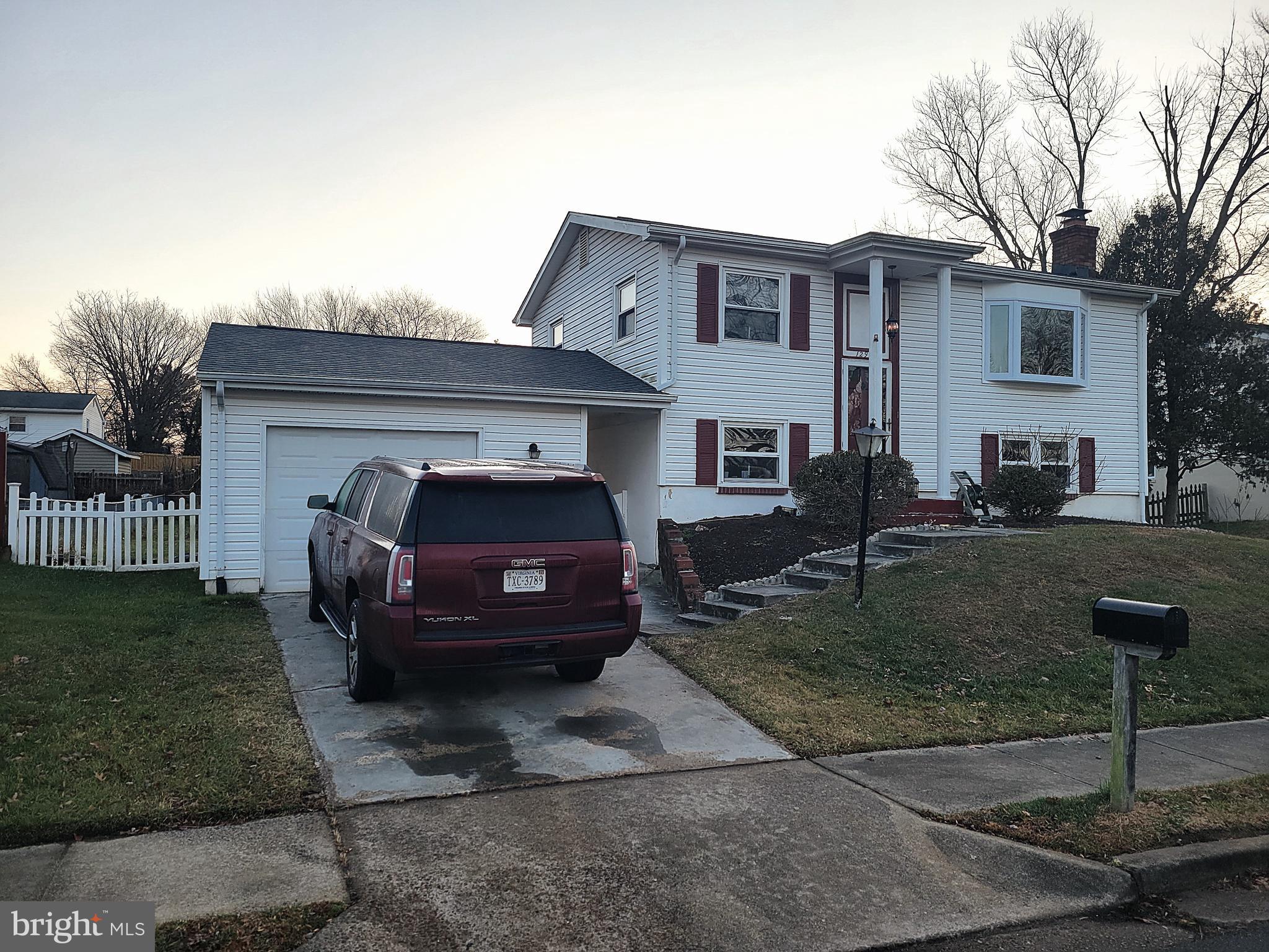 Split Foyer with one car garage