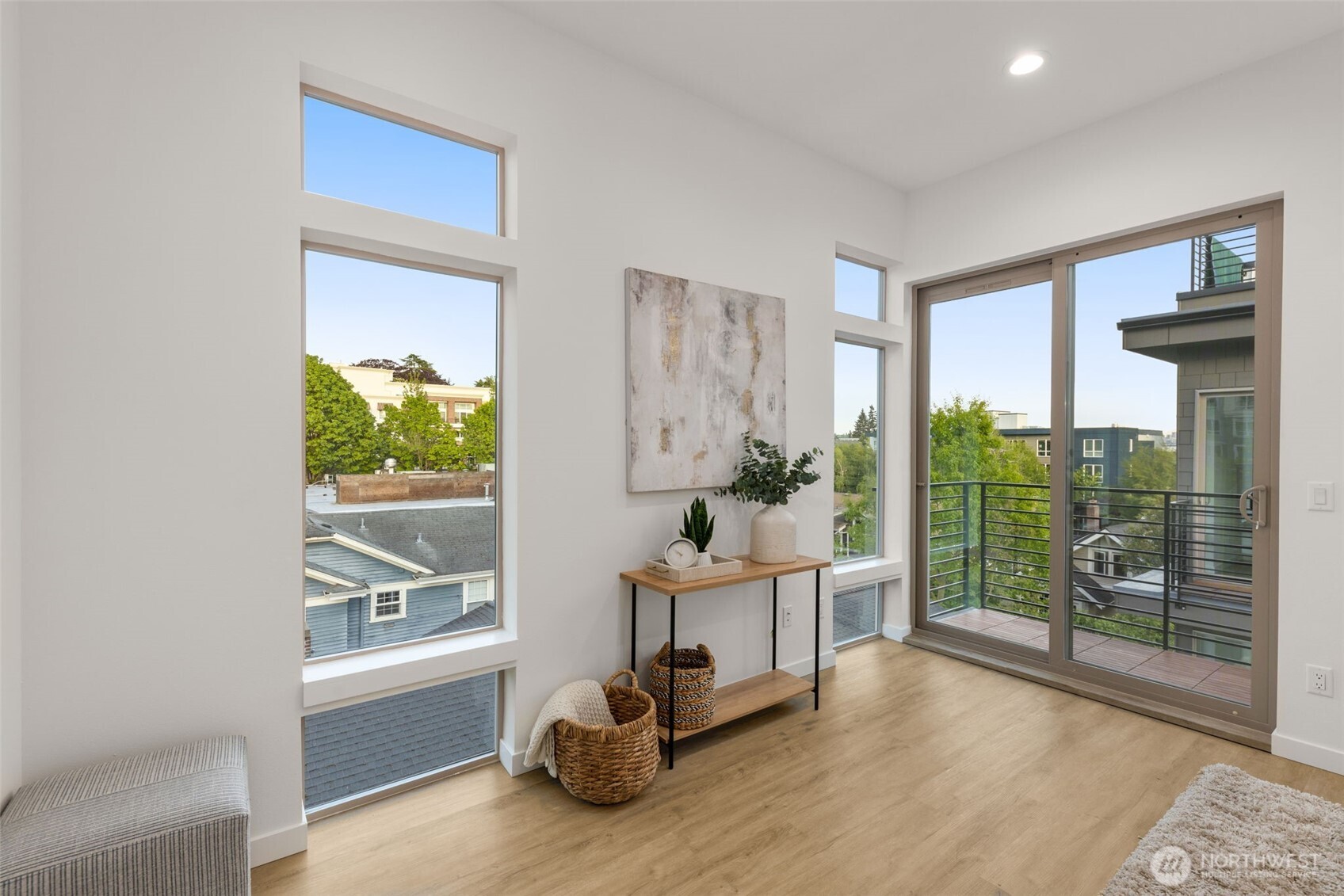 1203 North Allen Place Seattle, WA 98103 - Photo 7 of 25