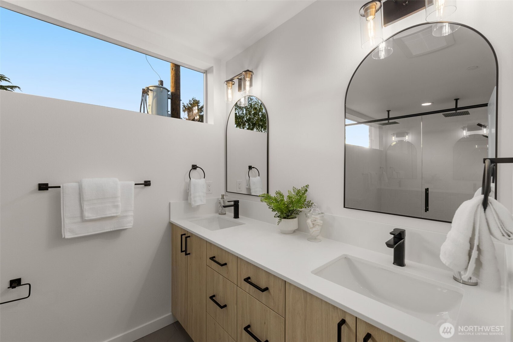 1203 North Allen Place Seattle, WA 98103 - Photo 10 of 25