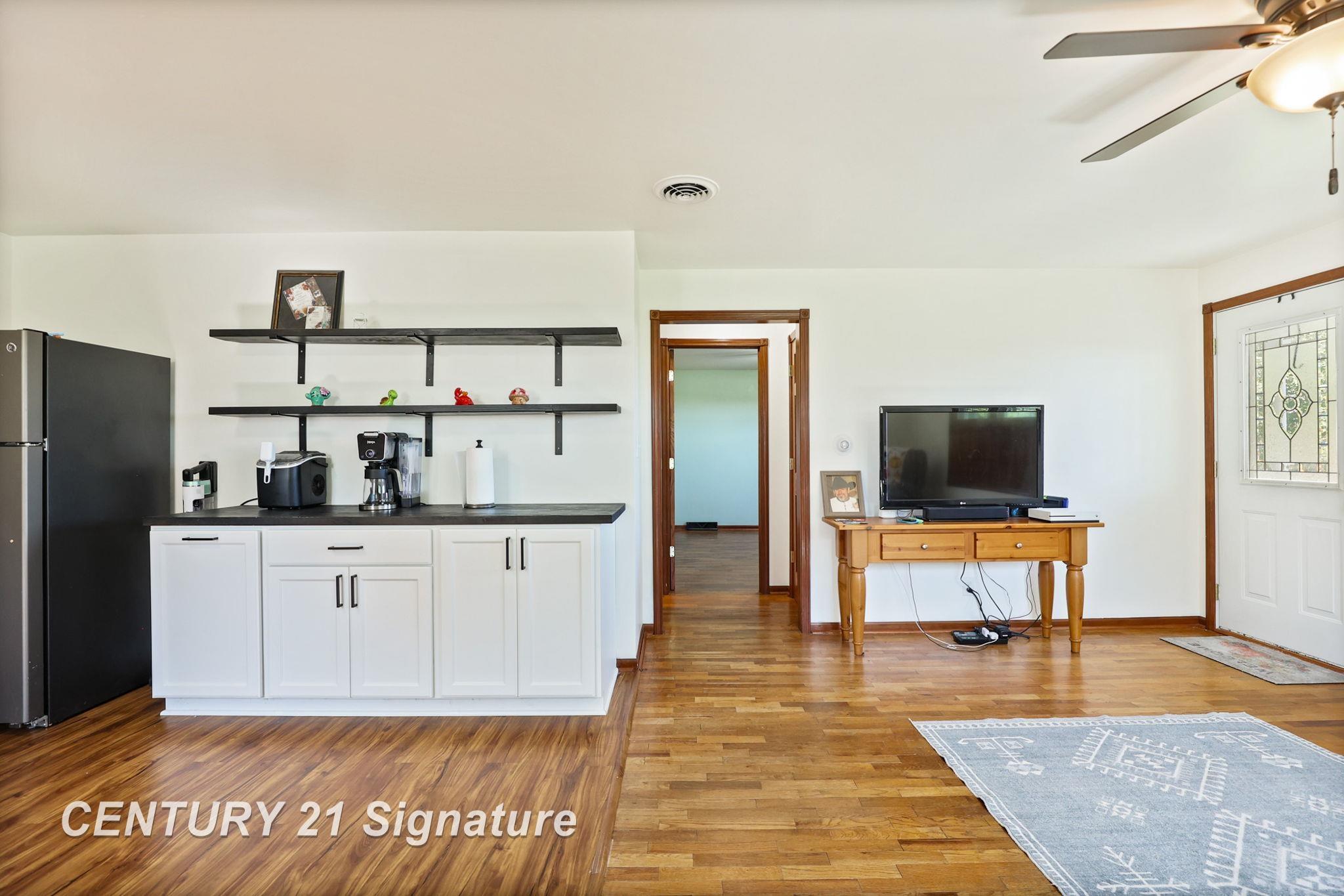 5136 Baxman Road Bay City, MI 48706 - Photo 25 of 44 50190071-33110d1c-f9e3-487c-bc99-89f2da3513d3.JPG