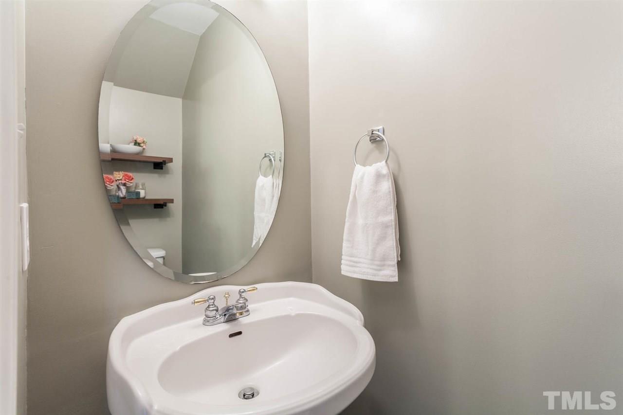 5408 Pine Top Circle Raleigh, NC 27612 - Photo 12 of 20