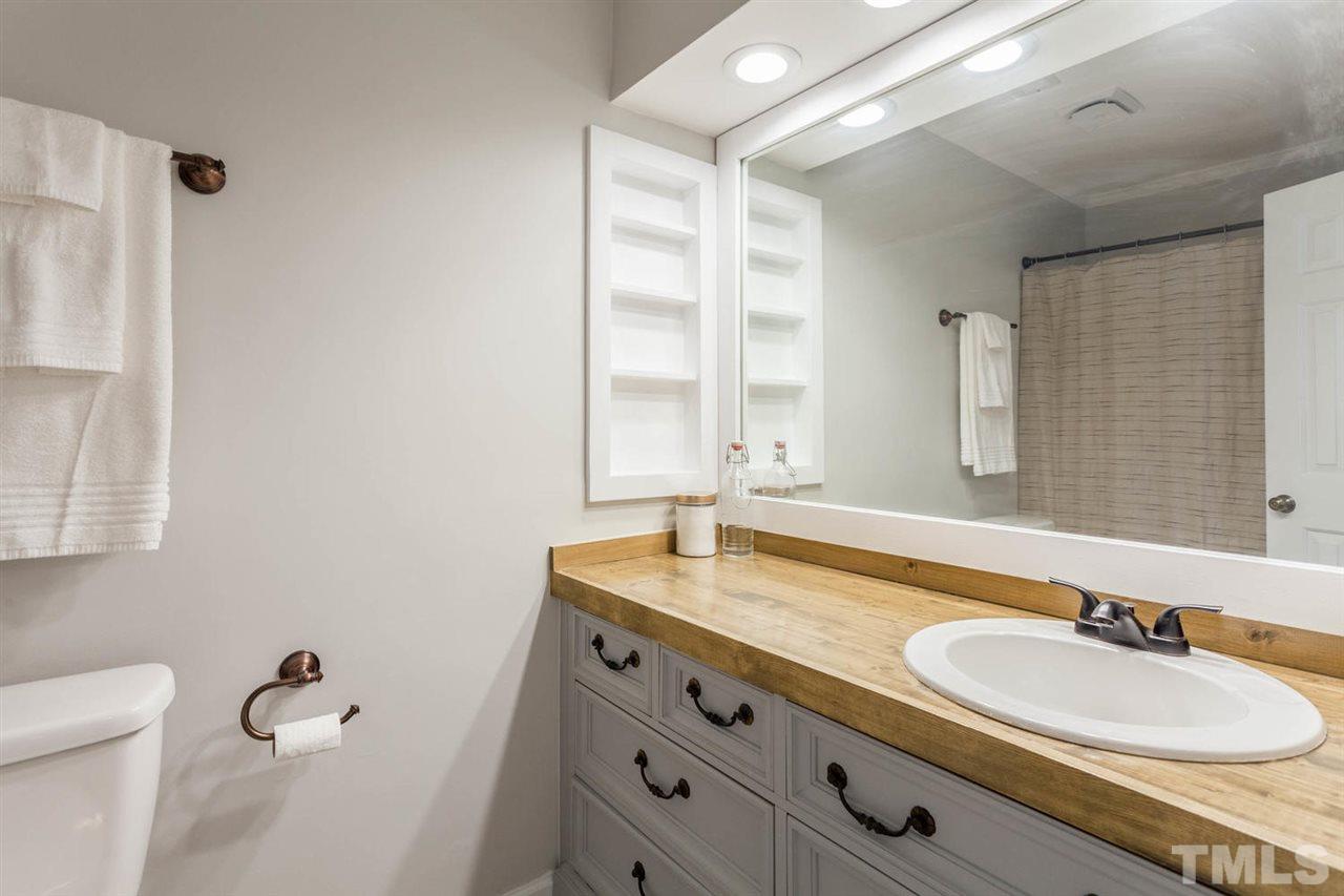 5408 Pine Top Circle Raleigh, NC 27612 - Photo 15 of 20