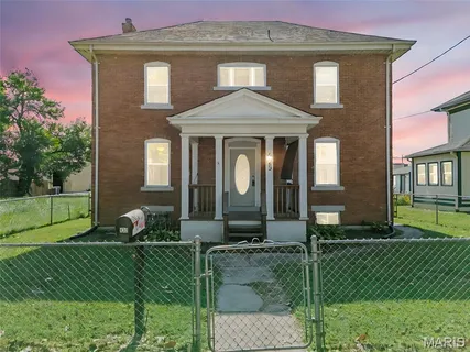 $189,900 | 425 Benton Street, Valley Park, MO 63088