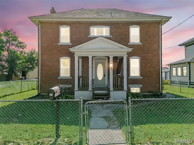 $189,900 | 425 Benton Street, Valley Park, MO 63088
