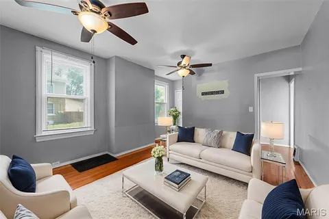 $189,900 | 425 Benton Street, Valley Park, MO 63088