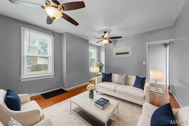 $189,900 | 425 Benton Street, Valley Park, MO 63088