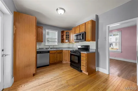 $189,900 | 425 Benton Street, Valley Park, MO 63088