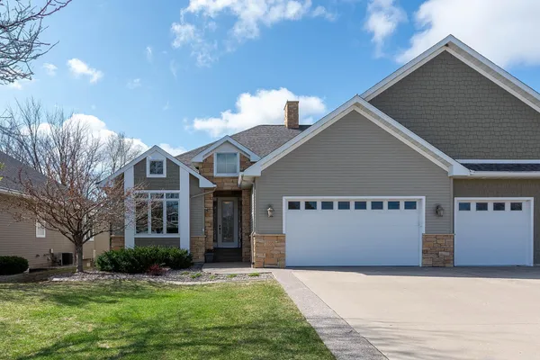 $574,800 | 105 Viking Court, Mankato, MN 56001