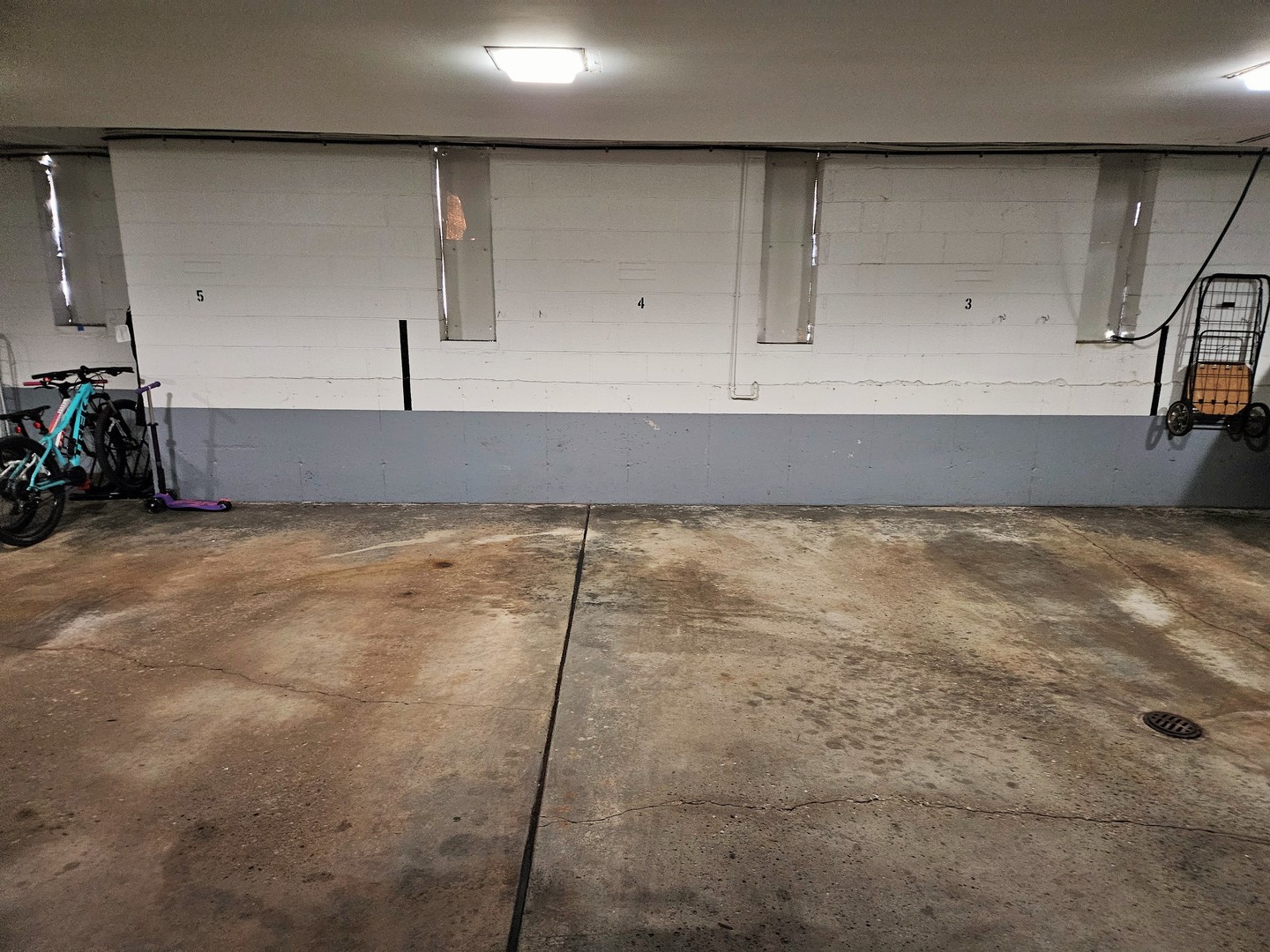 500 Thames Parkway, Unit 2K Park Ridge, IL 60068 - Photo 5 of 18 a view of a garage