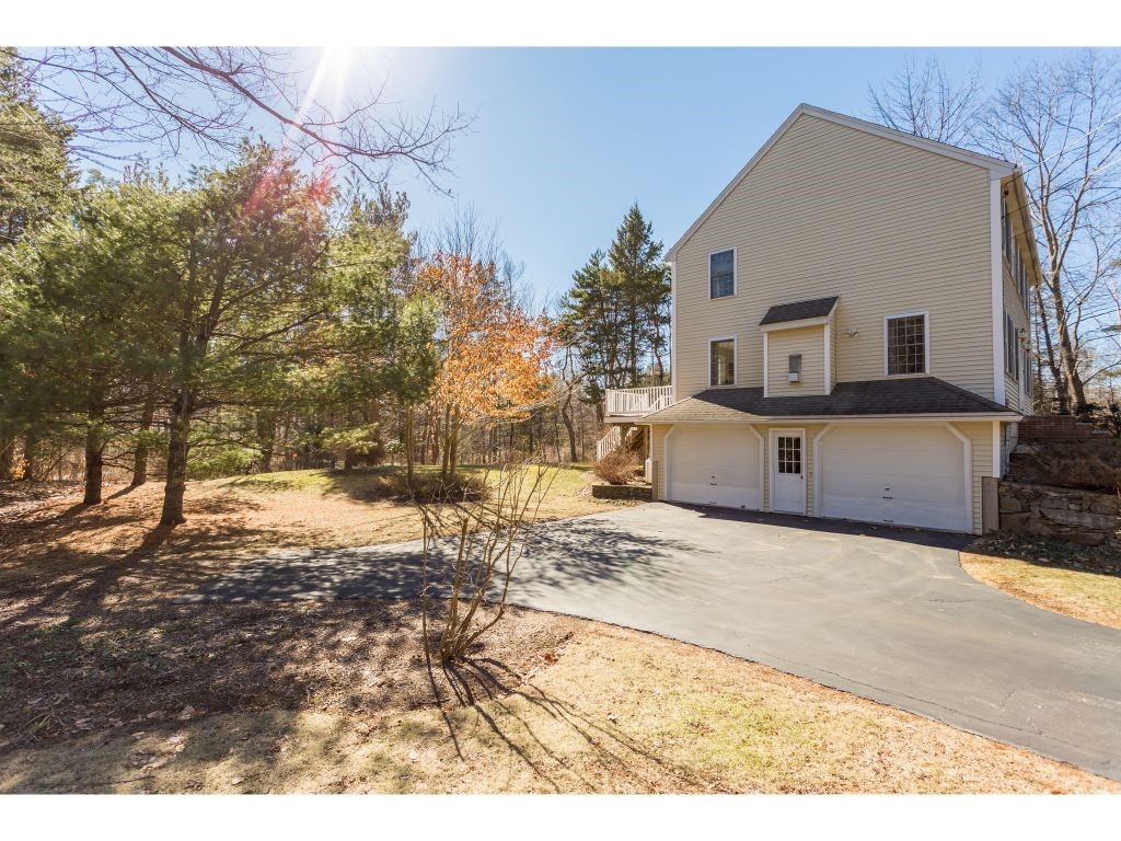 15 Comac Road Epping, NH 03042 - Photo 3 of 35