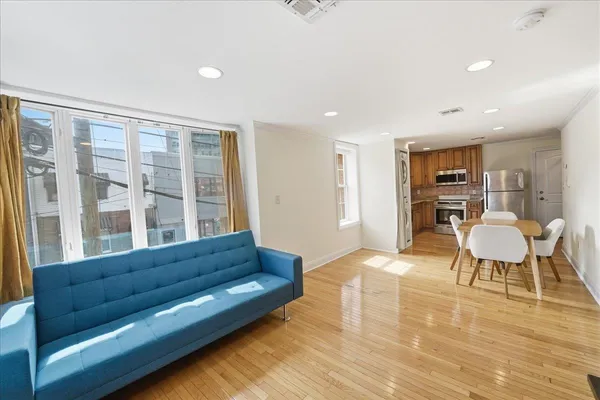 $2,600 | 90 Court House Place, Unit 2R, Jersey City, NJ 07306