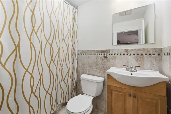 $2,600 | 90 Court House Place, Unit 2R, Jersey City, NJ 07306